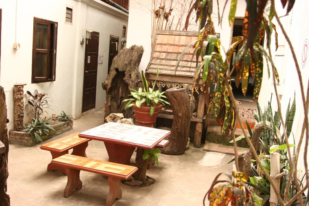 Mano Temple House Hotell Luang Prabang Exteriör bild