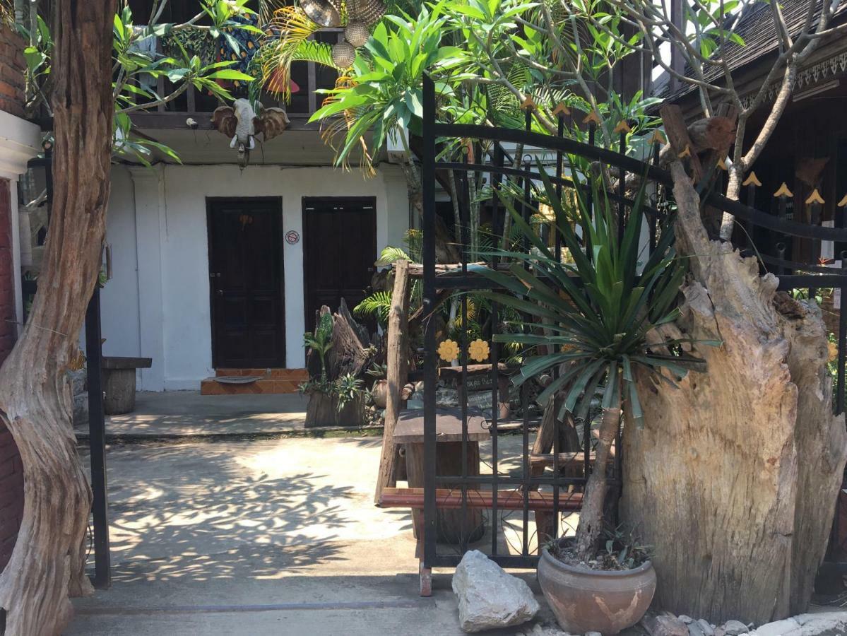 Mano Temple House Hotell Luang Prabang Exteriör bild